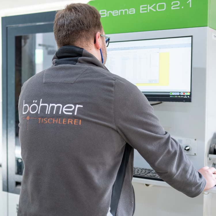 Tischler im Bereich Werkstatt und Montage